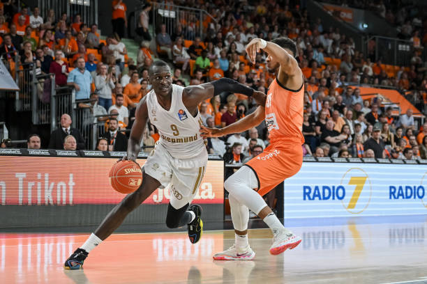 质与竞赛策 质与竞赛策